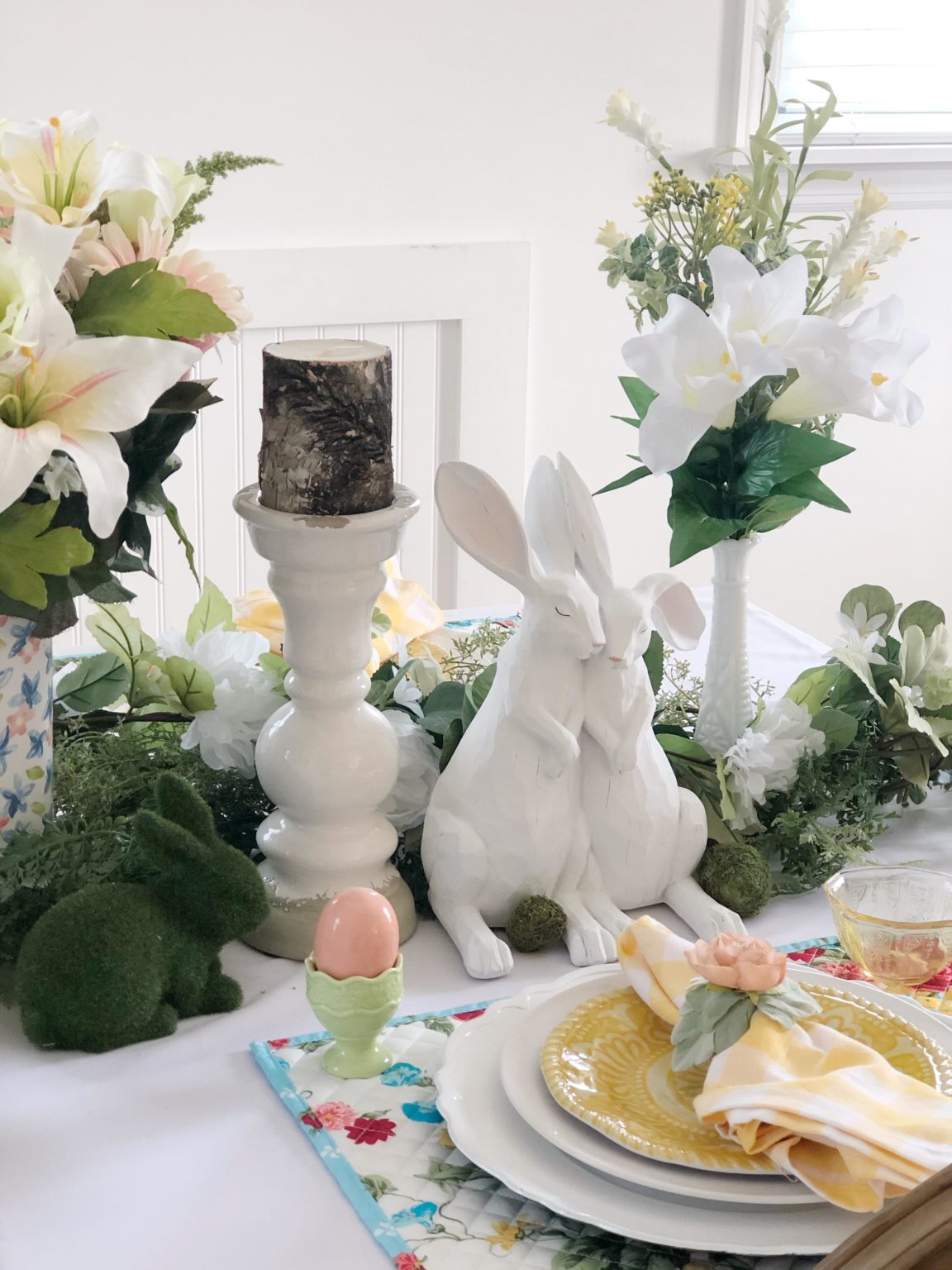 How to Create a Beautiful Easter Tablescape - The Curated Farmhouse