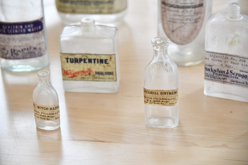 DIY vintage labels on bottles