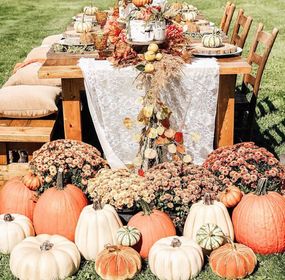Fall pumpkin outdoor table decor