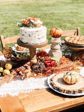 Fall table decorations