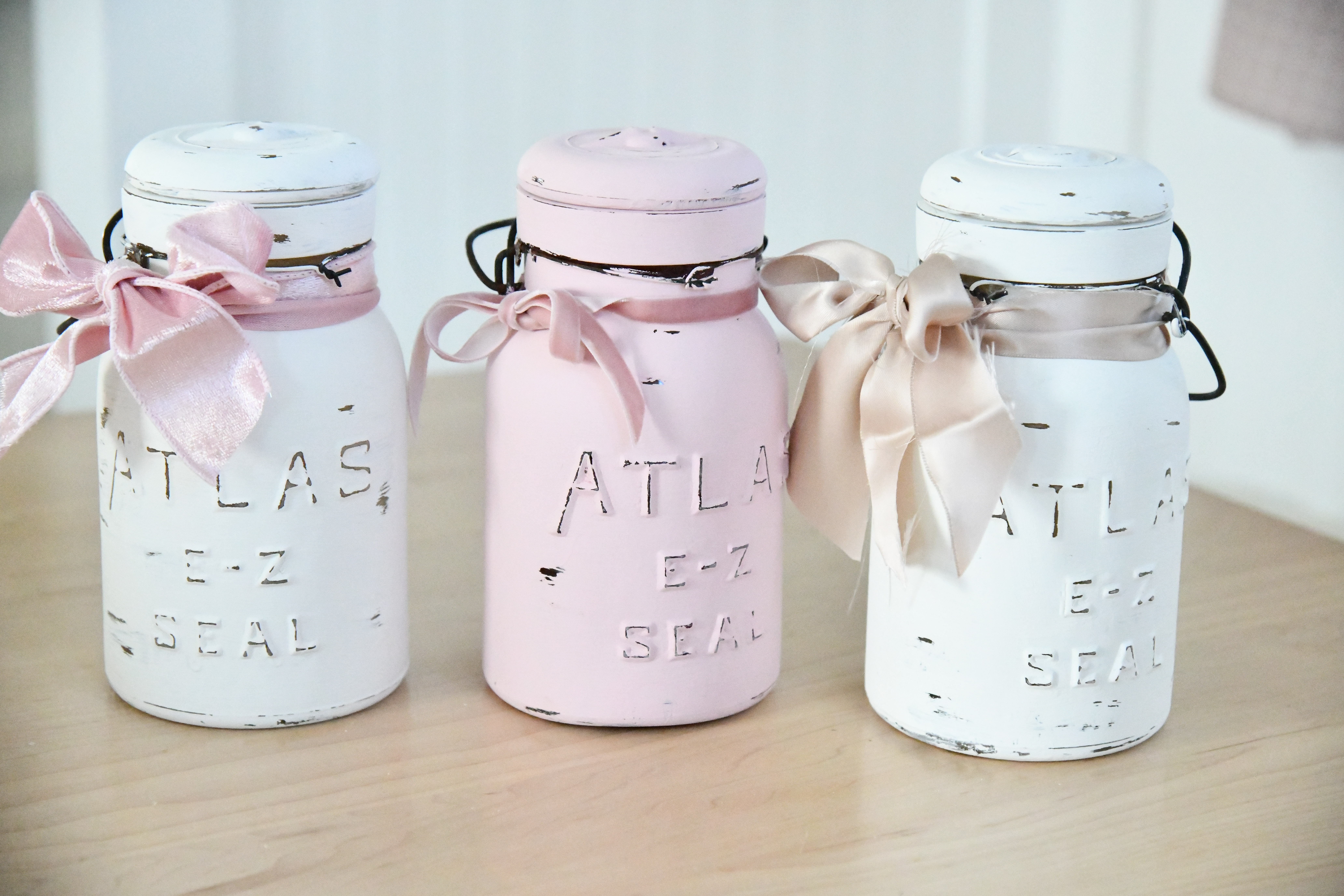 PRETTY. PINK AND WHITE PAINTED MASON JAR DIY CRAFT VALENTINES DAY 