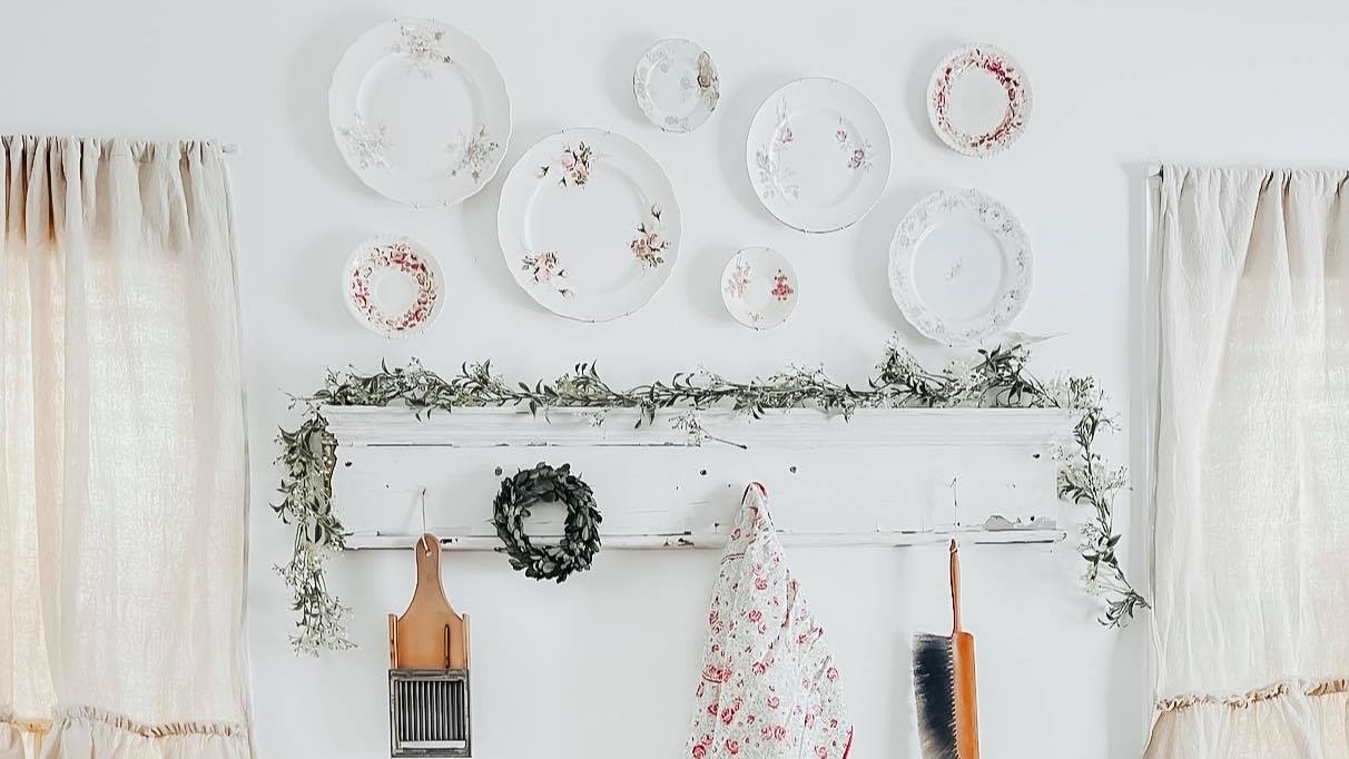 How To Hang a Plate Wall blog graphic