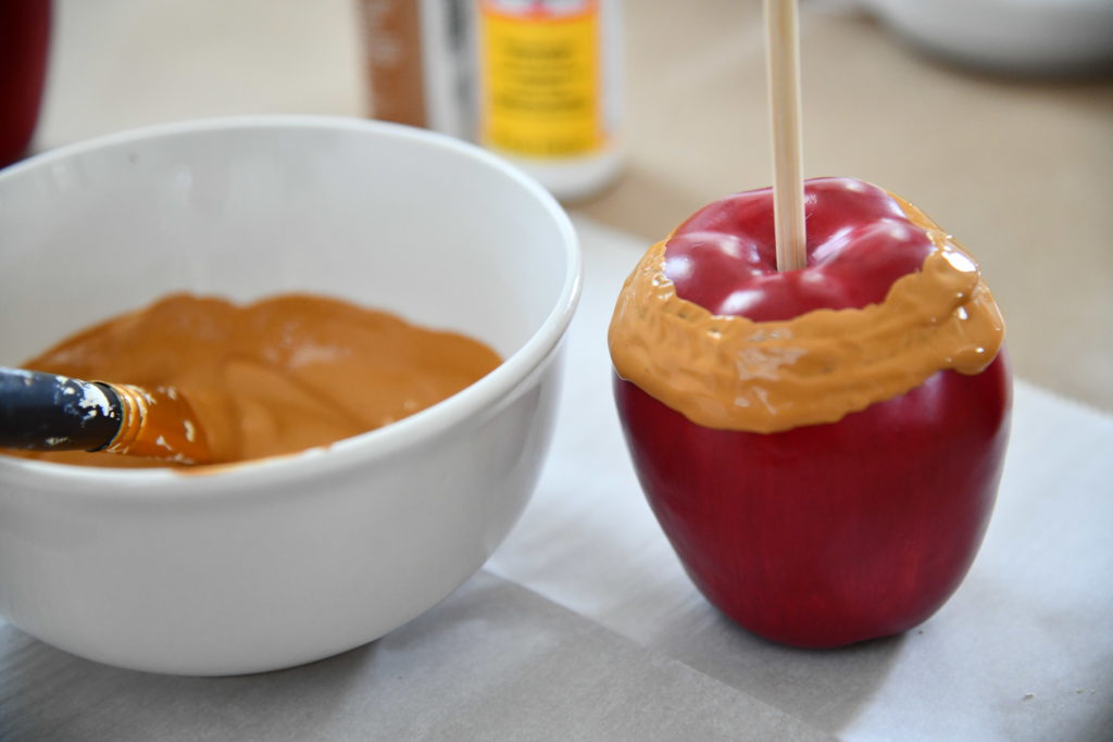add faux caramel to DIY apples