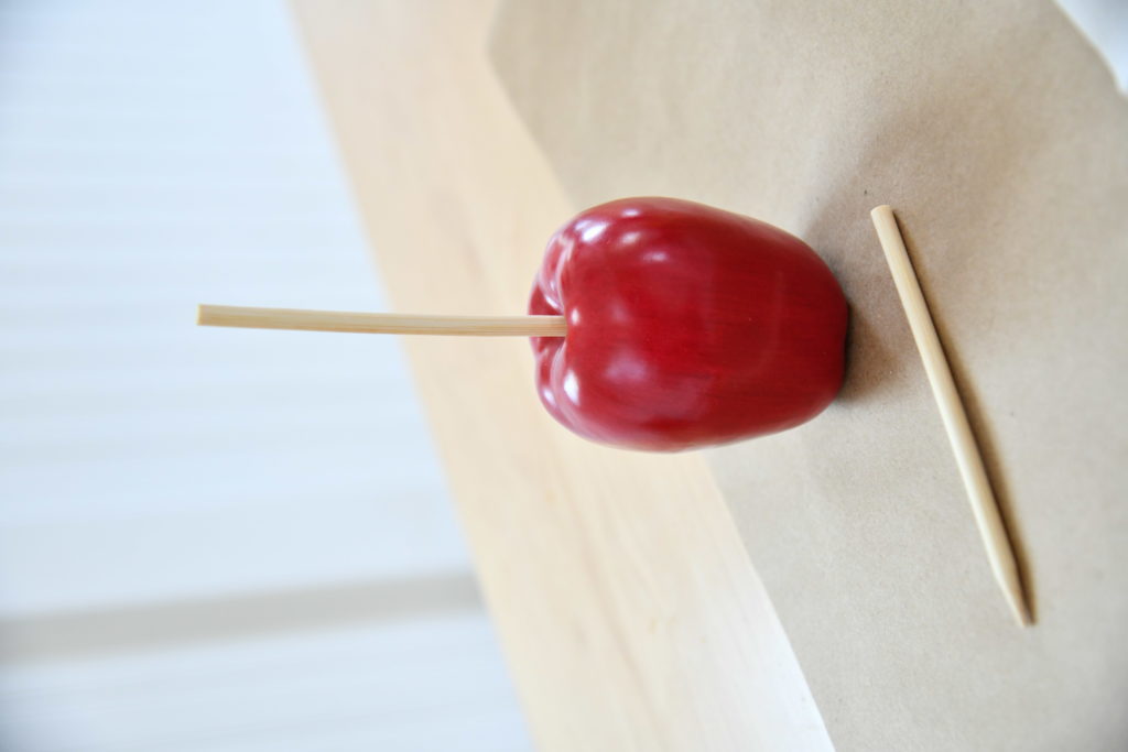 how to make faux caramel apples wooden dowel rod